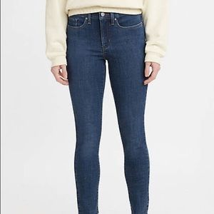 Levi’s 311 Shaping Skinny Jeans - Size 31